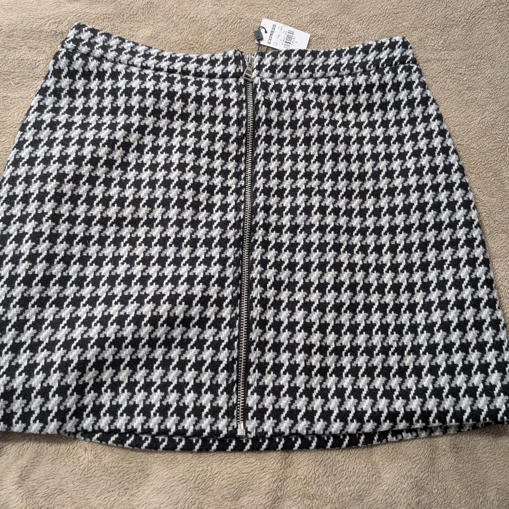 Express Black and White Houndstooth Mini Skirt